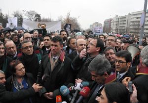 Avukatlar TBMM Kapısında!